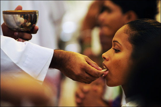 العالم يحتفل بالميلاد المجيد.. وصور تعكس اجواء العيد  صورة رقم 2