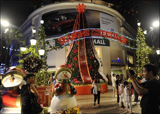 العالم يحتفل بالميلاد المجيد.. وصور تعكس اجواء العيد  صورة رقم 13