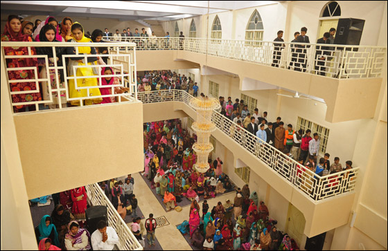 العالم يحتفل بالميلاد المجيد.. وصور تعكس اجواء العيد  صورة رقم 10