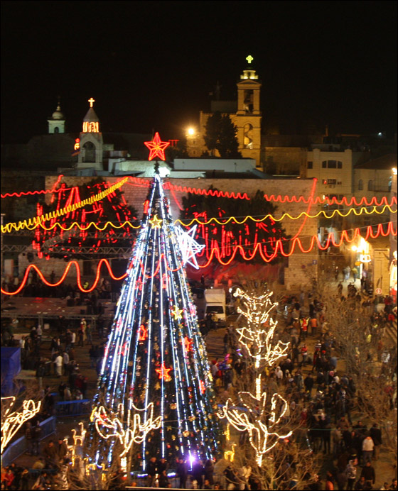 العالم يحتفل بالميلاد المجيد.. وصور تعكس اجواء العيد  صورة رقم 21