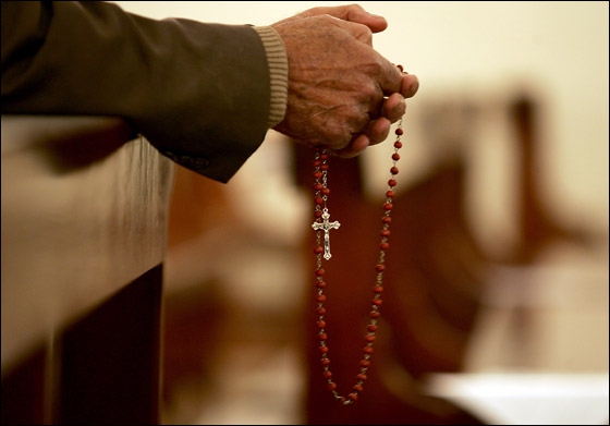 العالم يحتفل بالميلاد المجيد.. وصور تعكس اجواء العيد  صورة رقم 43