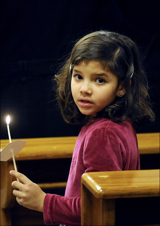 العالم يحتفل بالميلاد المجيد.. وصور تعكس اجواء العيد  صورة رقم 38