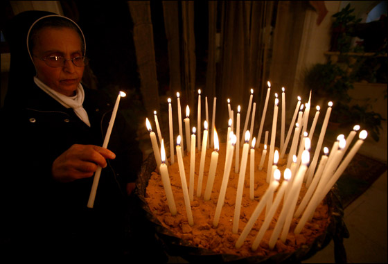 العالم يحتفل بالميلاد المجيد.. وصور تعكس اجواء العيد  صورة رقم 71