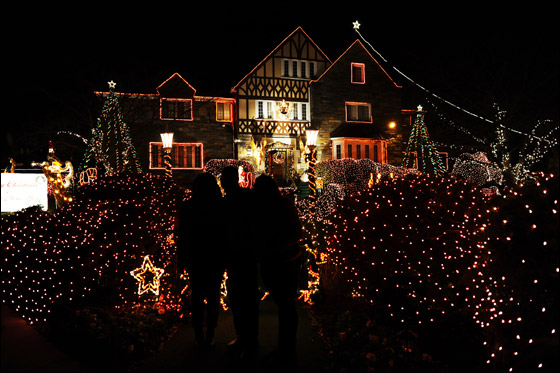 العالم يحتفل بالميلاد المجيد.. وصور تعكس اجواء العيد  صورة رقم 62