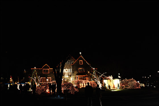 العالم يحتفل بالميلاد المجيد.. وصور تعكس اجواء العيد  صورة رقم 53