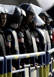 القوات المصرية تشن حملة مداهمة على جمعيات حقوق الانسان! صورة رقم 1 القوات المصرية تشن حملة مداهمة على جمعيات حقوق الانسان! صورة رقم 1