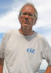 الافراج عن ثلاثة مشتبهين خططوا لقتل فنان اساء للنبي محمد! صورة رقم 1