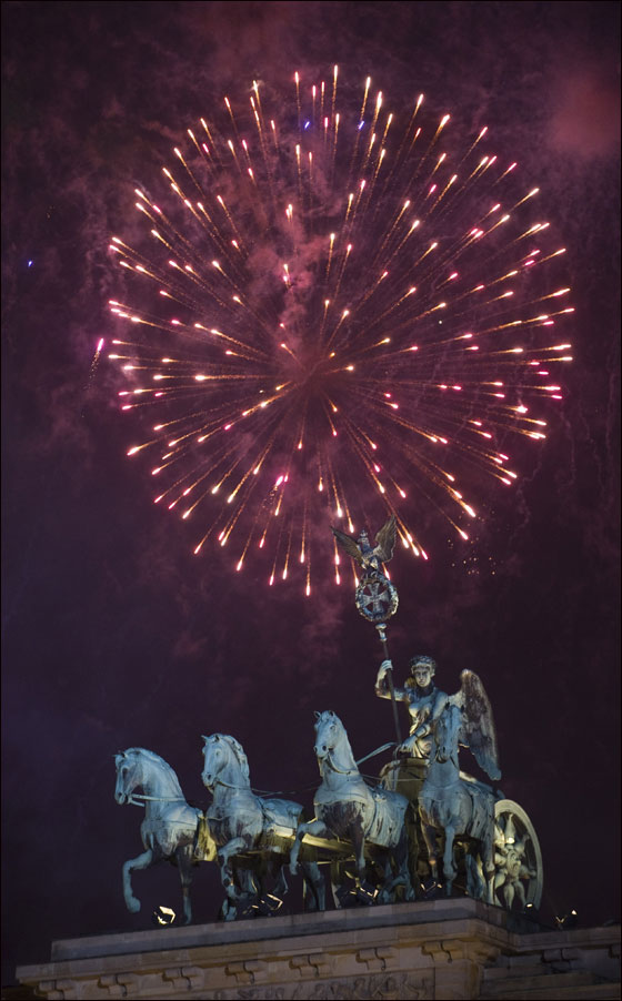 بالصور.. العالم يستقبل 2012 باحتفالات صاخبة وبهجة  صورة رقم 8