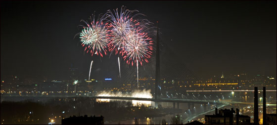 بالصور.. العالم يستقبل 2012 باحتفالات صاخبة وبهجة  صورة رقم 4