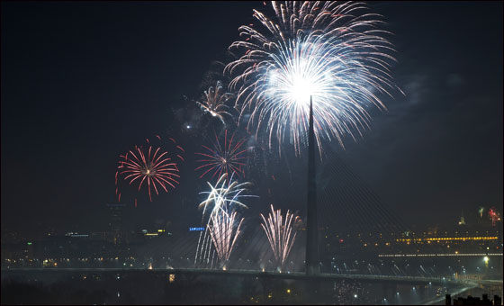 بالصور.. العالم يستقبل 2012 باحتفالات صاخبة وبهجة  صورة رقم 11