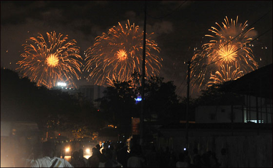 بالصور.. العالم يستقبل 2012 باحتفالات صاخبة وبهجة  صورة رقم 13