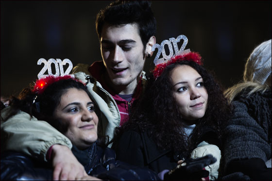 بالصور.. العالم يستقبل 2012 باحتفالات صاخبة وبهجة  صورة رقم 26