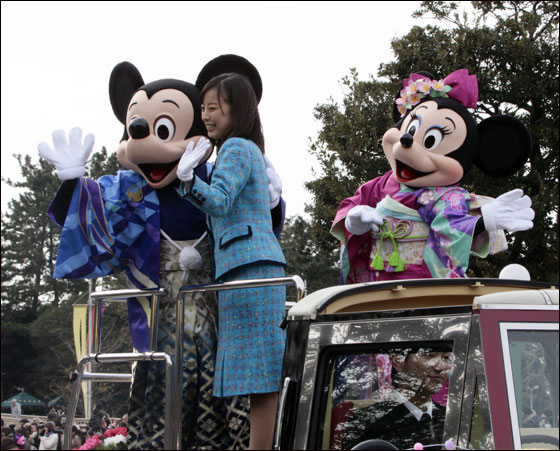 بالصور.. العالم يستقبل 2012 باحتفالات صاخبة وبهجة  صورة رقم 10