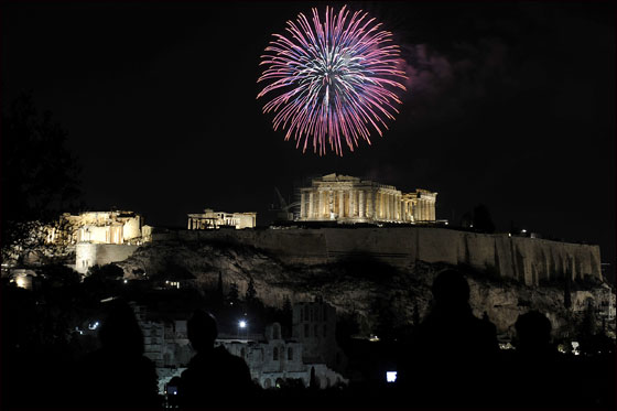 بالصور.. العالم يستقبل 2012 باحتفالات صاخبة وبهجة  صورة رقم 78