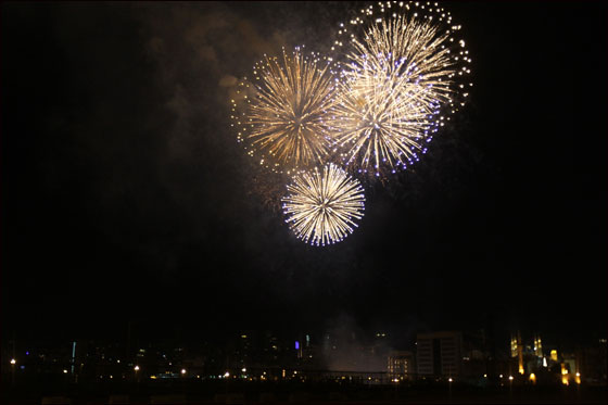 بالصور.. العالم يستقبل 2012 باحتفالات صاخبة وبهجة  صورة رقم 63