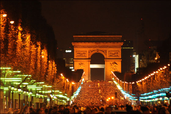 بالصور.. العالم يستقبل 2012 باحتفالات صاخبة وبهجة  صورة رقم 64