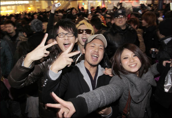 بالصور.. العالم يستقبل 2012 باحتفالات صاخبة وبهجة  صورة رقم 49