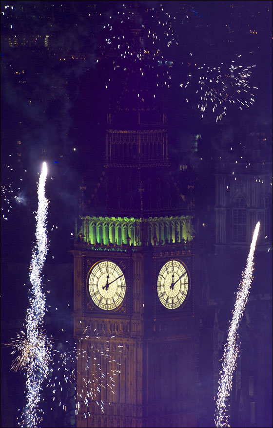 بالصور.. العالم يستقبل 2012 باحتفالات صاخبة وبهجة  صورة رقم 93