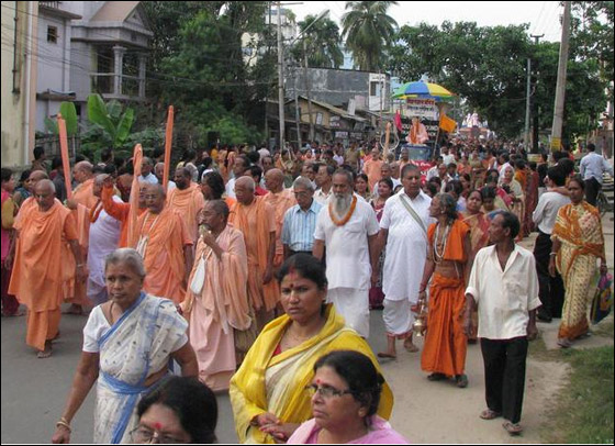 قتل طفلة هندية في طقوس عشائرية لتقديم كبدها للآلهة!!  صورة رقم 2