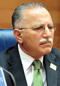 عباس يلتزم بعملية سلام جادة تقوم على اسس متينة وواضحة!! صورة رقم 3