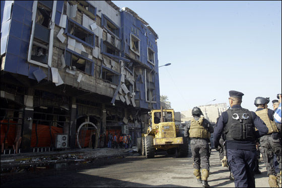 اكثر من 70 قتيلا في اربعة انفجارات هزت بغداد صورة رقم 10