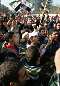 رياض الاسعد: سوف نجبر الاسد على التنحي بقوة السلاح! صورة رقم 1