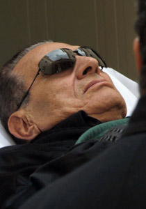 النيابة المصرية تطالب بعقوبة اقصى من الاعدام بحق مبارك! صورة رقم 1