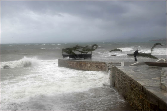 بالصور.. العالم يحتفل بعيد الغطاس بصلاة ومنافسات متنوعة!!  صورة رقم 18