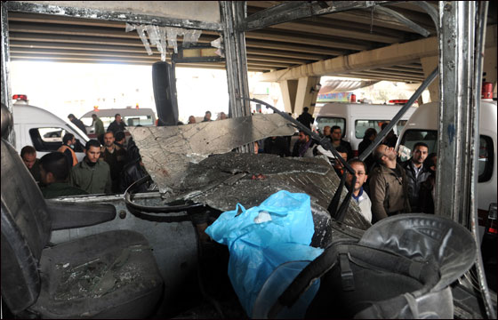 سوريا: سقوط 35 قتيلاً في مظاهرات للمطالبة بإنهاء حكم الأسد صورة رقم 11