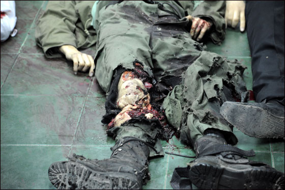 سوريا: سقوط 35 قتيلاً في مظاهرات للمطالبة بإنهاء حكم الأسد صورة رقم 17