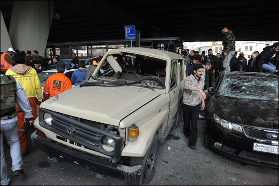 سوريا: سقوط 35 قتيلاً في مظاهرات للمطالبة بإنهاء حكم الأسد صورة رقم 18
