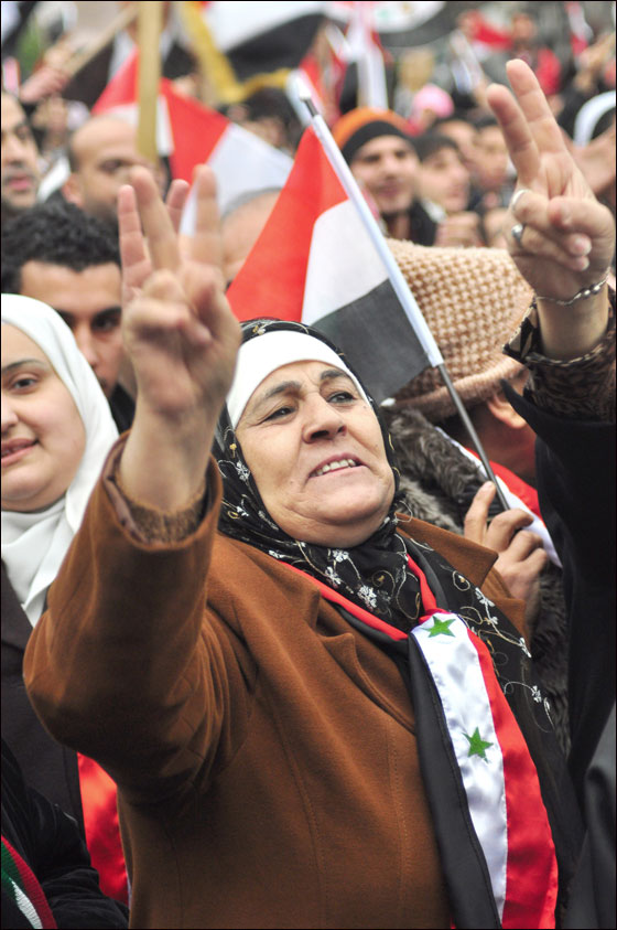 سوريا: سقوط 35 قتيلاً في مظاهرات للمطالبة بإنهاء حكم الأسد صورة رقم 23