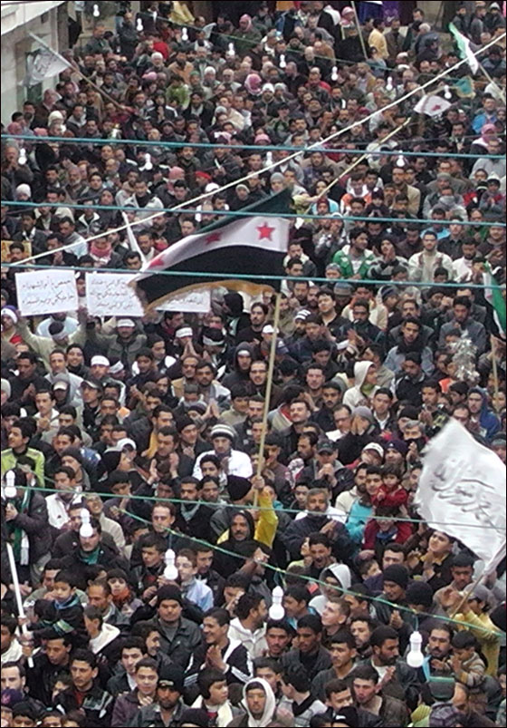 سوريا: سقوط 35 قتيلاً في مظاهرات للمطالبة بإنهاء حكم الأسد صورة رقم 29