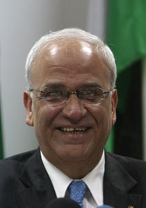 عريقات: نريد ان نجمع اللجنة الرباعية بحضور فلسطيني اسرائيلي   صورة رقم 1