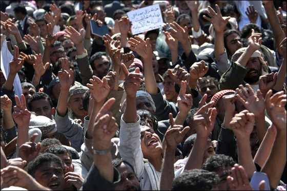 هل سيغادر الرئيس اليمني إلى بلد عربي أم سيواجه التحديات؟  صورة رقم 11