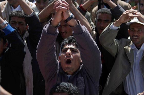 هل سيغادر الرئيس اليمني إلى بلد عربي أم سيواجه التحديات؟  صورة رقم 18