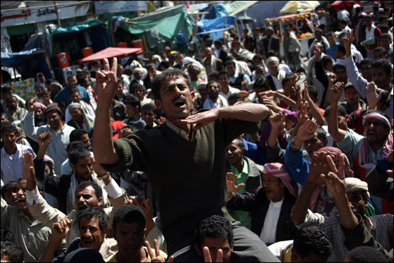 هل سيغادر الرئيس اليمني إلى بلد عربي أم سيواجه التحديات؟  صورة رقم 19