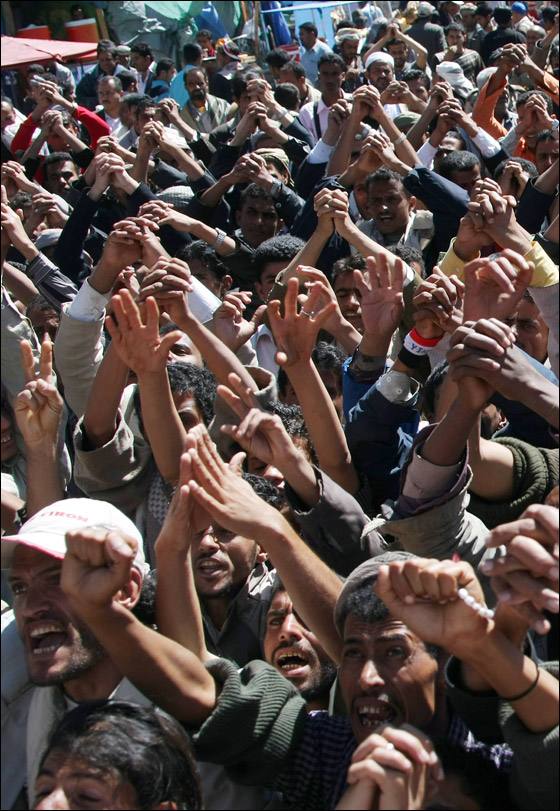 هل سيغادر الرئيس اليمني إلى بلد عربي أم سيواجه التحديات؟  صورة رقم 20