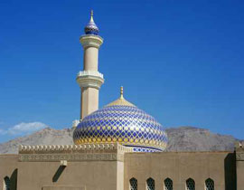 الامارات: سجن مهندس 6 اشهر لإهانته المساجد الاسلامية! صورة رقم 1