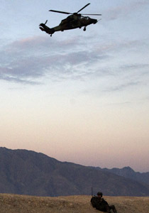 اصطدام طائرة فرنسية بأخرى سعودية أثناء تدريب مشترك! صورة رقم 1 اصطدام طائرة فرنسية بأخرى سعودية أثناء تدريب مشترك! صورة رقم 1