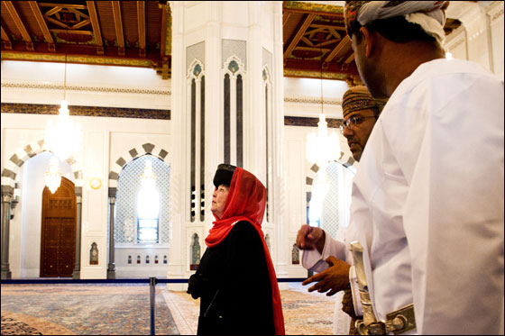 ملكة هولندا ترتدي الحجاب بمسقط احتراما للتقاليد الإسلامية! صورة رقم 8 ملكة هولندا ترتدي الحجاب بمسقط احتراما للتقاليد الإسلامية! صورة رقم 8