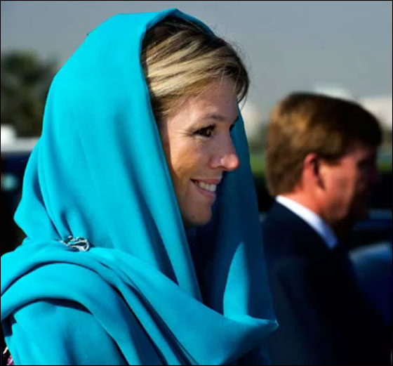 ملكة هولندا ترتدي الحجاب بمسقط احتراما للتقاليد الإسلامية! صورة رقم 11 ملكة هولندا ترتدي الحجاب بمسقط احتراما للتقاليد الإسلامية! صورة رقم 11