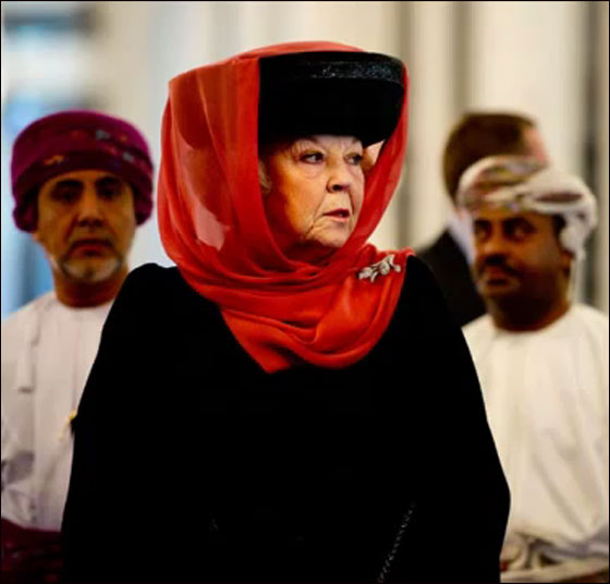 ملكة هولندا ترتدي الحجاب بمسقط احتراما للتقاليد الإسلامية! صورة رقم 14 ملكة هولندا ترتدي الحجاب بمسقط احتراما للتقاليد الإسلامية! صورة رقم 14