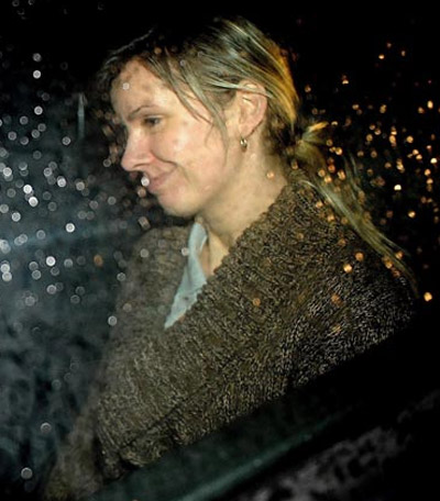 دفن خطيبته حية.. فتمكنت من الهروب بمساعدة خاتمها!! صورة رقم 2