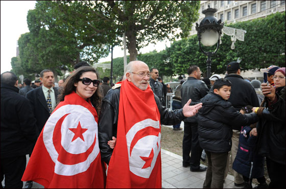 تونس: اشتباكات بين الشرطة ومحتجين يطالبون بثورة جديدة!! صورة رقم 25