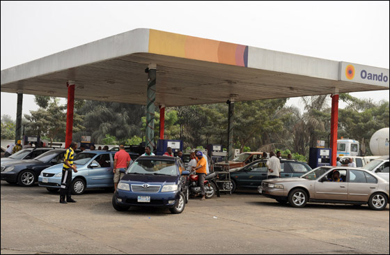 الرئيس النيجيري: سيتم خفض اسعار البنزين إلى 0.60 دولار للتر   صورة رقم 6