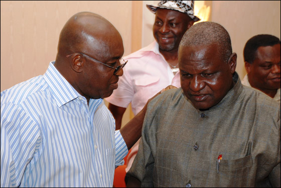 الرئيس النيجيري: سيتم خفض اسعار البنزين إلى 0.60 دولار للتر   صورة رقم 4