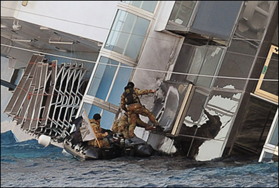 تسرب النفط من الباخرة 