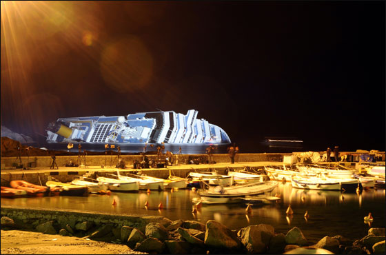 تلاشي الآمال للعثور على مزيد من الناجين لركاب 