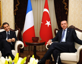 ساركوزي يطلب من اردوغان تحكيم عقله والاعتراف بابادة الارمن! صورة رقم 1